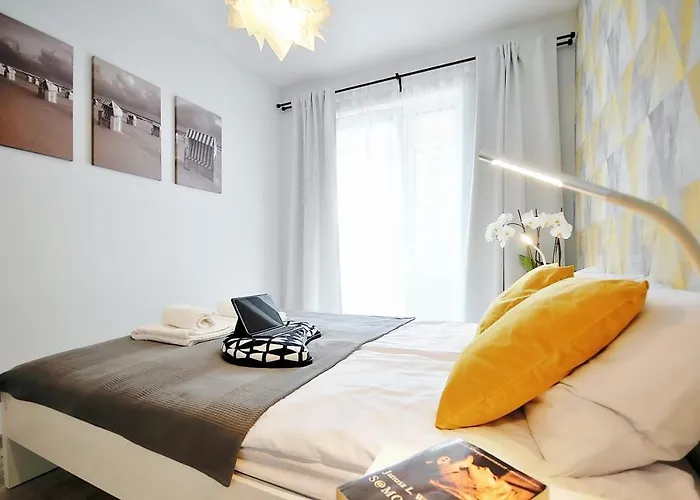 Andar Z Miejscem Parkingowym كولوبرزيغ